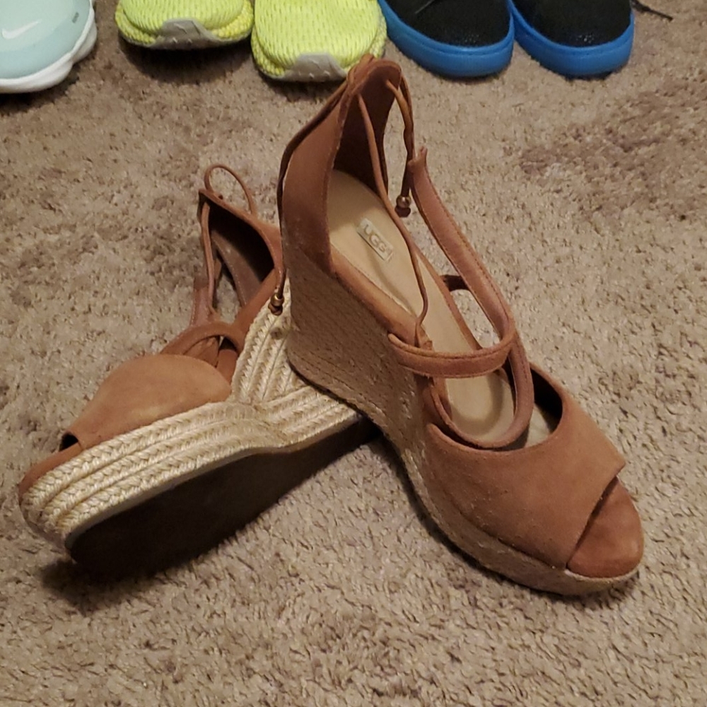 UGG Wedges - Picture 2 of 2